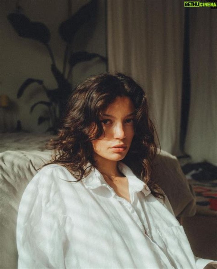 Vivi Koenig - Age, Family, Bio